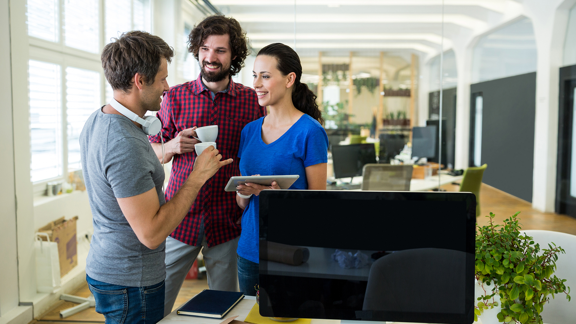 Creative Agency Slide 1